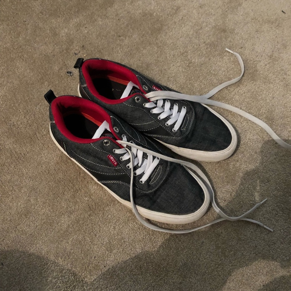 Men’s Levi’s Sneakers